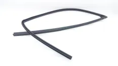 Уплотнитель стекла двери Toyota Highlander