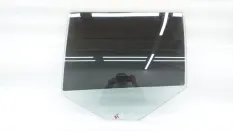 Стекло двери Skoda Fabia