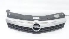 Решетка радиатора Opel Astra