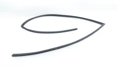 Уплотнитель стекла двери Toyota RAV4