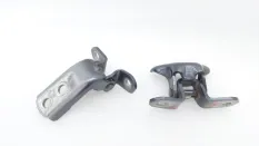 Петля двери Toyota RAV4
