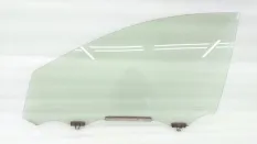 Стекло двери Toyota RAV4