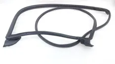 Уплотнитель двери Toyota Camry