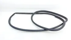 Уплотнитель проема двери Toyota Camry