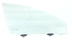 Стекло двери Toyota Camry