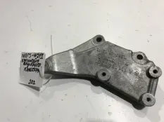 Кронштейн впускного коллектора Mercedes-Benz E-Class