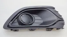 Рамка противотуманной фары Renault Logan