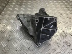 Кронштейн двигателя Mercedes-Benz E-Class