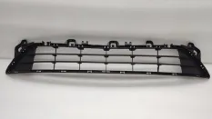 Решетка бампера центральная Mazda Mazda6
