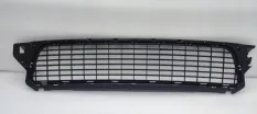 Решетка бампера центральная Renault Duster