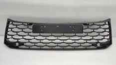 Решетка бампера центральная Mitsubishi Pajero Sport