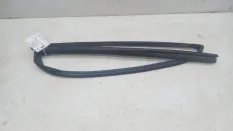 Уплотнитель стекла двери Mazda 6
