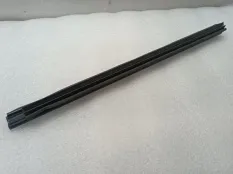 Уплотнитель стекла двери Toyota Camry