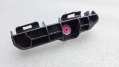 Кронштейн бампера Toyota RAV4