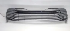 Решетка бампера центральная Toyota Camry