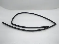 Уплотнитель стекла двери Toyota RAV4