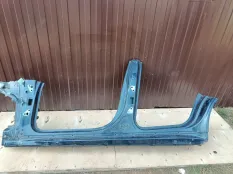 Порог со стойкой Porsche Panamera