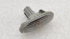 Повторитель на крыло Mazda 3