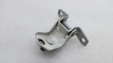 Петля двери Mazda 3