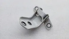 Петля двери Mazda 3