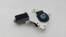 Моторчик стеклоподъемника Audi A4