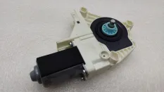 Моторчик стеклоподъемника Audi A4