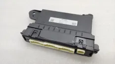 Блок электронный Toyota Camry