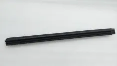 Уплотнитель стекла двери Toyota Camry