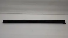Уплотнитель стекла двери Toyota Camry