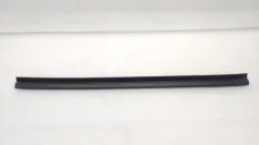 Уплотнитель двери Toyota Camry