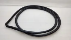 Уплотнитель проема двери Toyota Camry