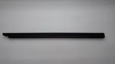Уплотнитель стекла двери Toyota Camry