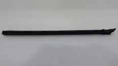 Уплотнитель стекла двери Toyota RAV4