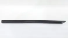 Уплотнитель стекла двери Toyota Camry