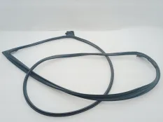 Уплотнитель двери Toyota Camry