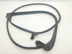 Уплотнитель двери Toyota Camry