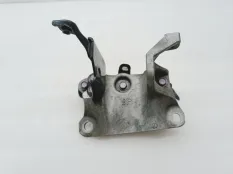 Кронштейн двигателя Toyota Camry