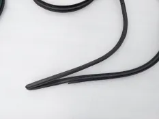 Уплотнитель проема двери Lexus NX300H