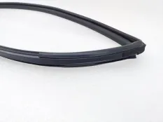 Уплотнитель стекла двери Hyundai i30