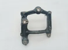 Кронштейн компрессора кондиционера Toyota Camry