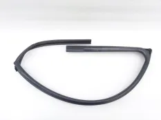 Уплотнитель стекла двери Kia Ceed