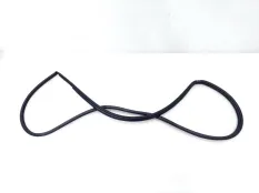 Уплотнитель проема двери Toyota Camry