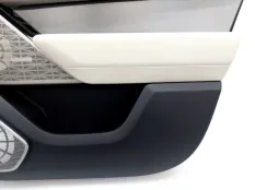Обшивка двери Range Rover Velar