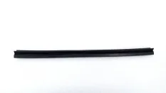 Уплотнитель двери Toyota Camry