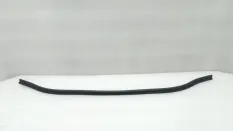 Уплотнитель капота Skoda Rapid