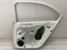 Дверь Skoda Rapid