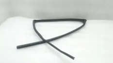 Уплотнитель стекла двери Mitsubishi Outlander