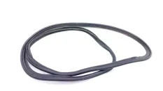 Уплотнитель крышки багажника Toyota Avensis