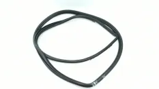 Уплотнитель проема двери Toyota Camry