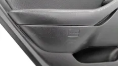 Обшивка двери Toyota Avensis